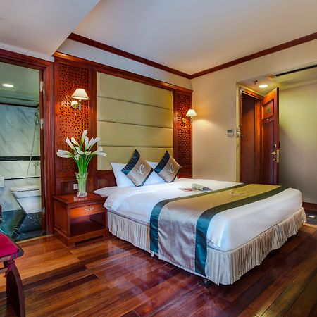 Conifer Boutique Hotel Hanoi Exterior photo