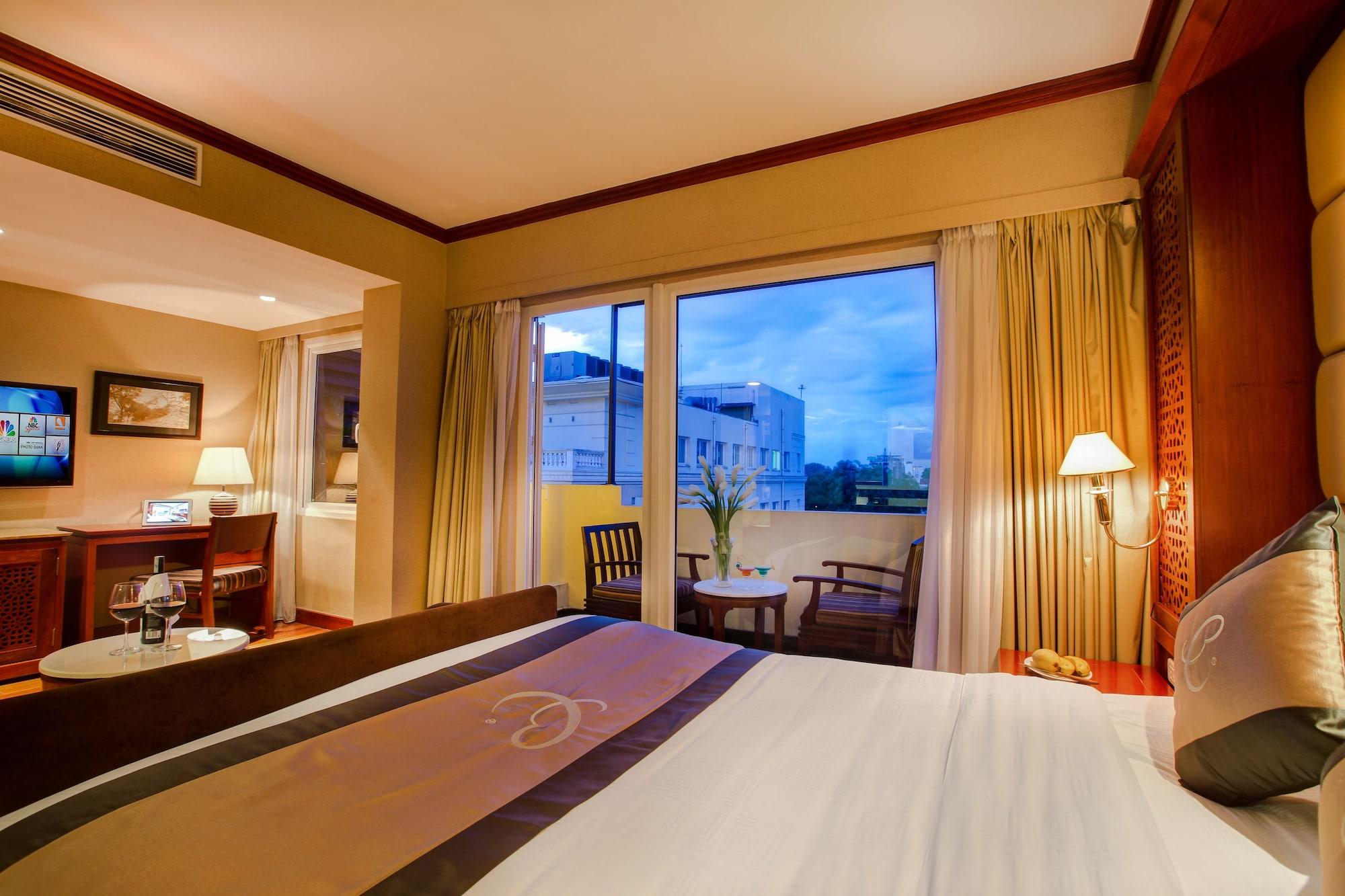 Conifer Boutique Hotel Hanoi Exterior photo