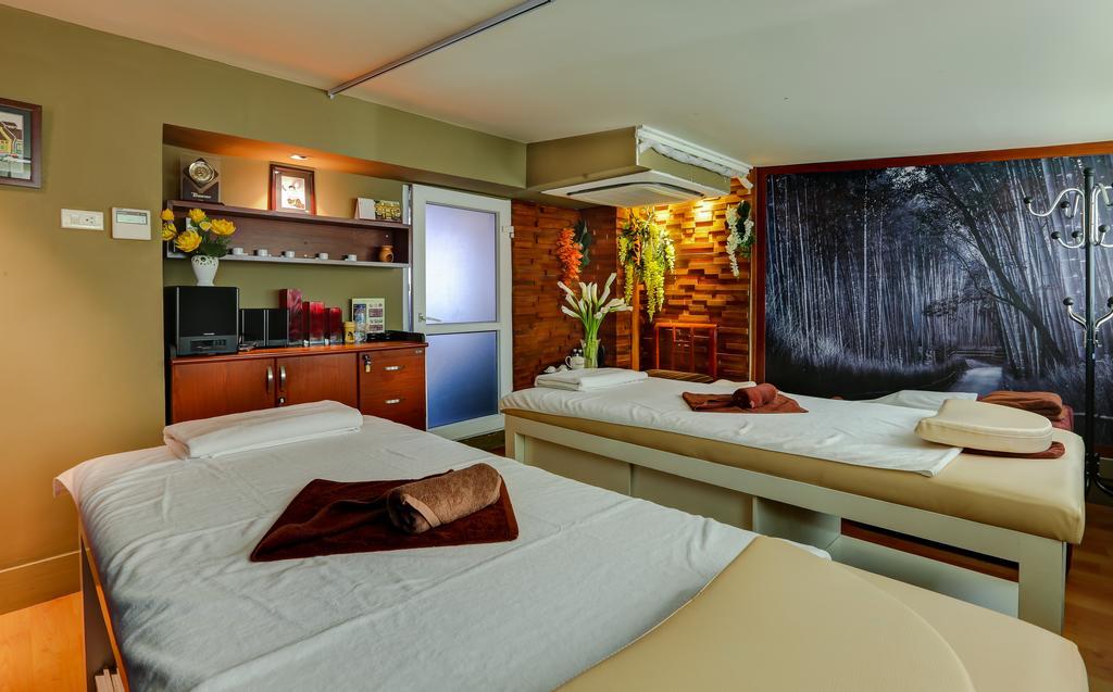 Conifer Boutique Hotel Hanoi Exterior photo