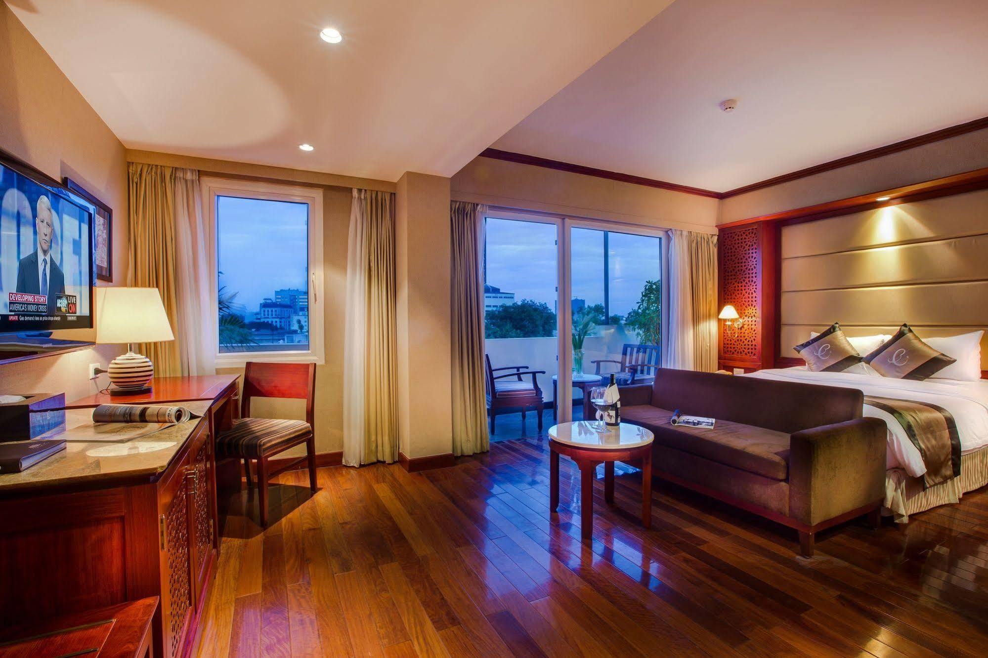 Conifer Boutique Hotel Hanoi Exterior photo